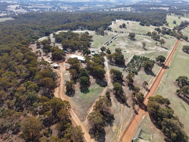 Click to view all images 146 Jilyading Drive Hoddys Well WA 6566 - Image 3