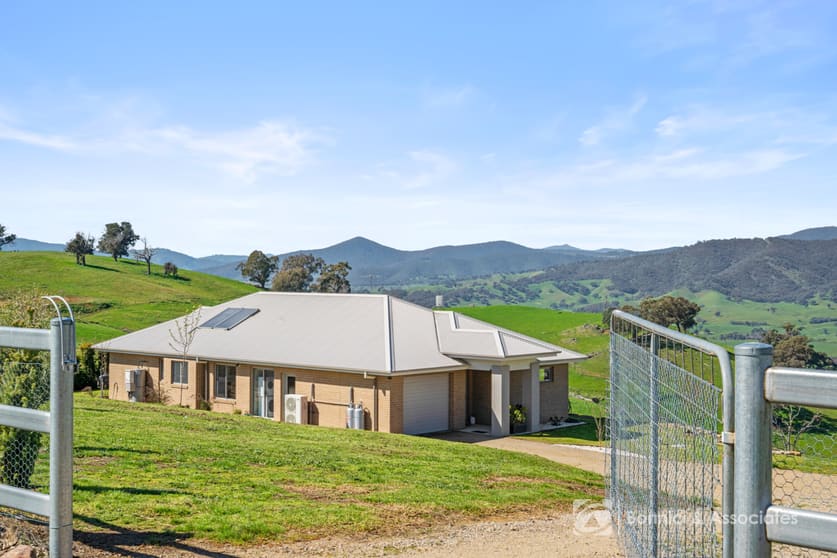 Click to view all images 90 Flagstaff Road Talgarno VIC 3691 - Image 3