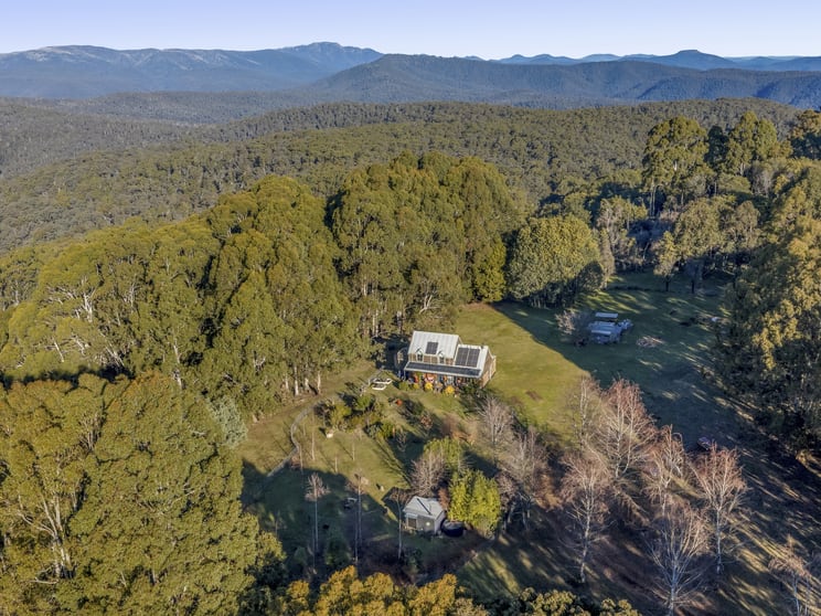 Click to view all images 83 Gears Hill Road Tolmie VIC 3723 - Image 1