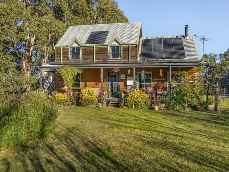 Click to view all images 83 Gears Hill Road Tolmie VIC 3723 - Image 2