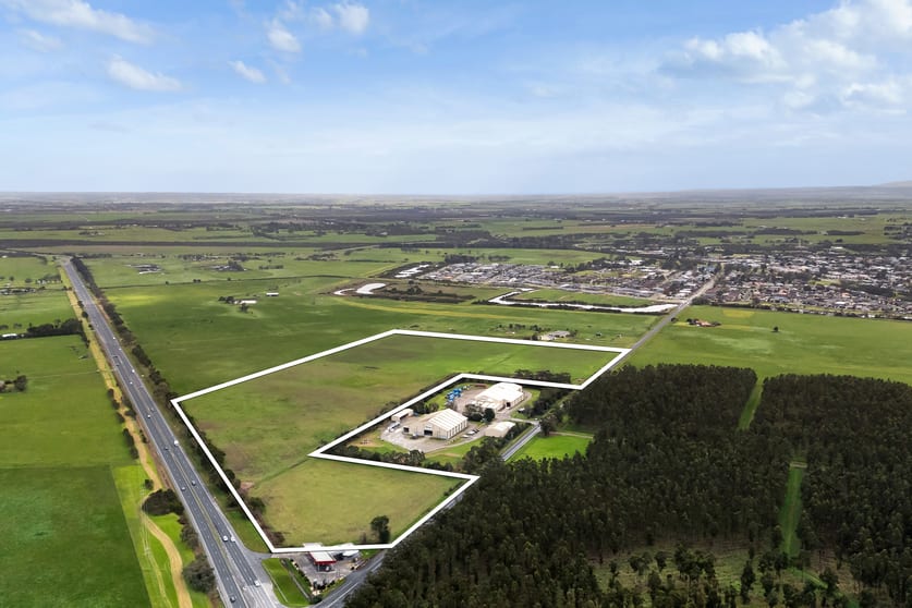 Click to view all images Lot 31 Sybella Avenue Koo Wee Rup VIC 3981 - Image 1