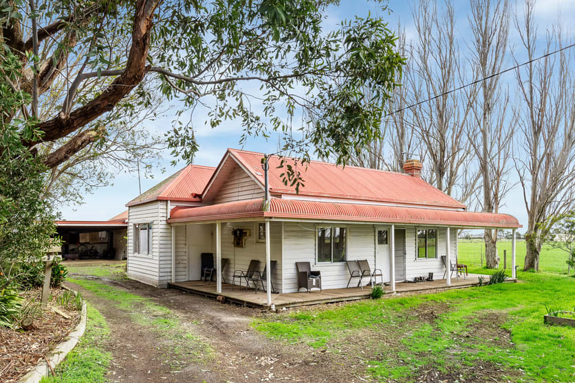 Click to view all images Lot 31 Sybella Avenue Koo Wee Rup VIC 3981 - Image 2