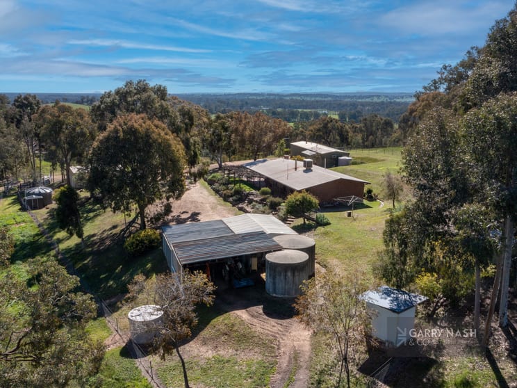 Click to view all images 8 Illawong Road Markwood VIC 3678 - Image 3