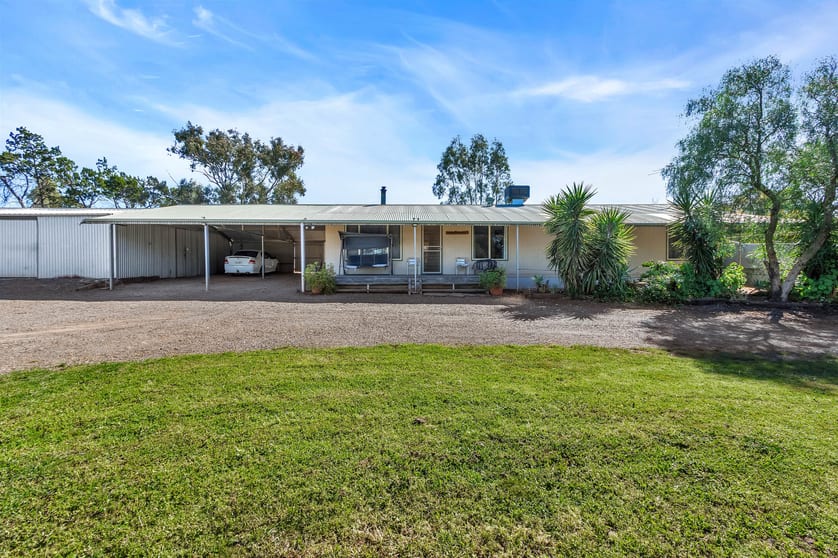 Click to view all images 854 Tank Road Barabba SA 5460 - Image 2