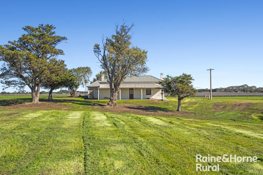 Click to view all images 144 Verco Road Langhorne Creek SA 5255 - Image 1