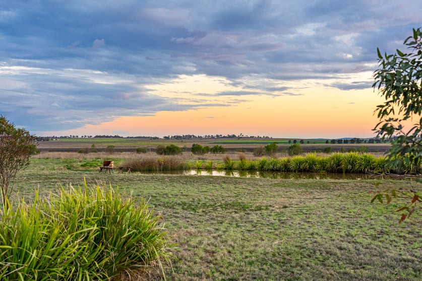 Click to view all images 33 Cemetery Road Clifton QLD 4361 - Image 2