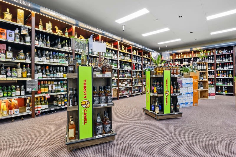 Click to view all images 175 Kwinana Beach Road Kwinana Beach WA 6167 - Image 1