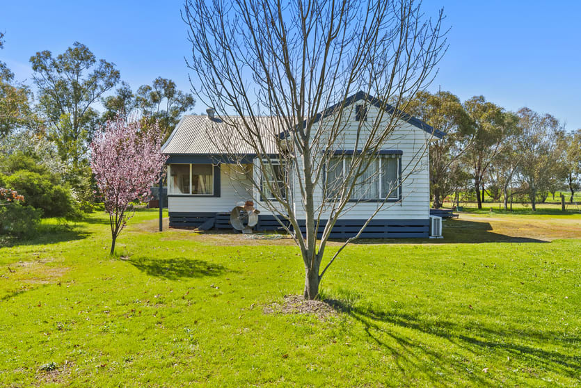 Click to view all images 323 Yabba South Road Youanmite VIC 3646 - Image 2