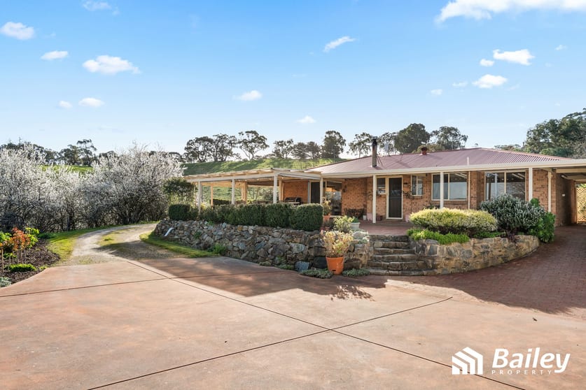 Click to view all images 70 Hurst Road Paracombe SA 5132 - Image 2