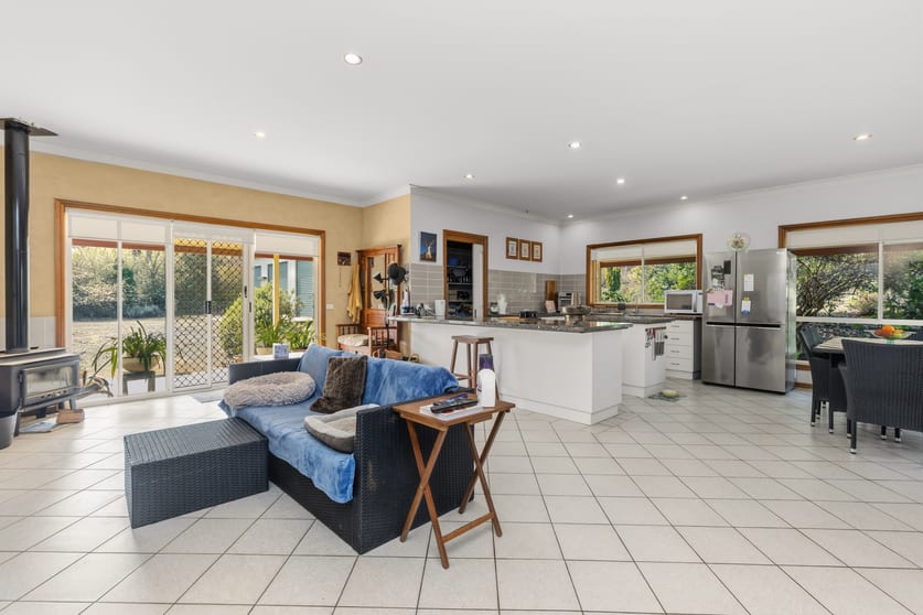 Click to view all images 2235 Batlow Road Tumbarumba NSW 2653 - Image 3