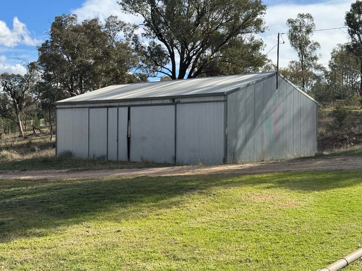 Click to view all images 86 Hunts Crossing Road Parkes NSW 2870 - Image 3