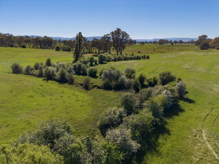 Click to view all images 740 Long Lane Mansfield VIC 3722 - Image 2