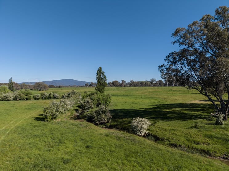 Click to view all images 740 Long Lane Mansfield VIC 3722 - Image 3