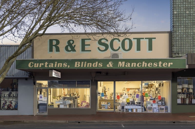 Click to view all images 198-200 Gray Street Hamilton VIC 3300 - Image 2