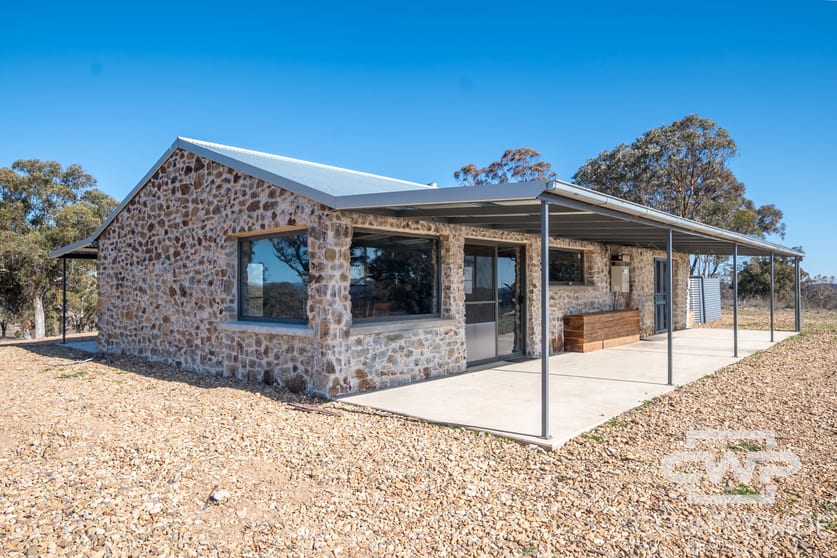 Click to view all images 2202 Wellington Vale Road Emmaville NSW 2371 - Image 2