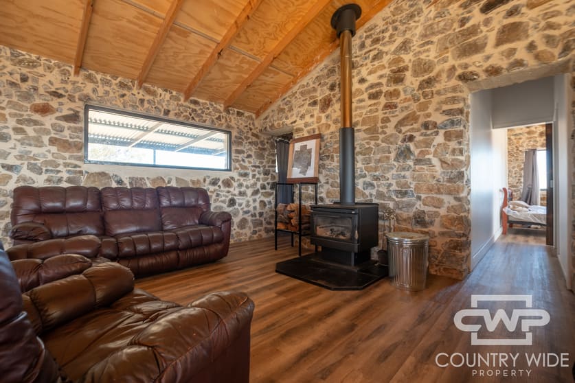 Click to view all images 2202 Wellington Vale Road Emmaville NSW 2371 - Image 3
