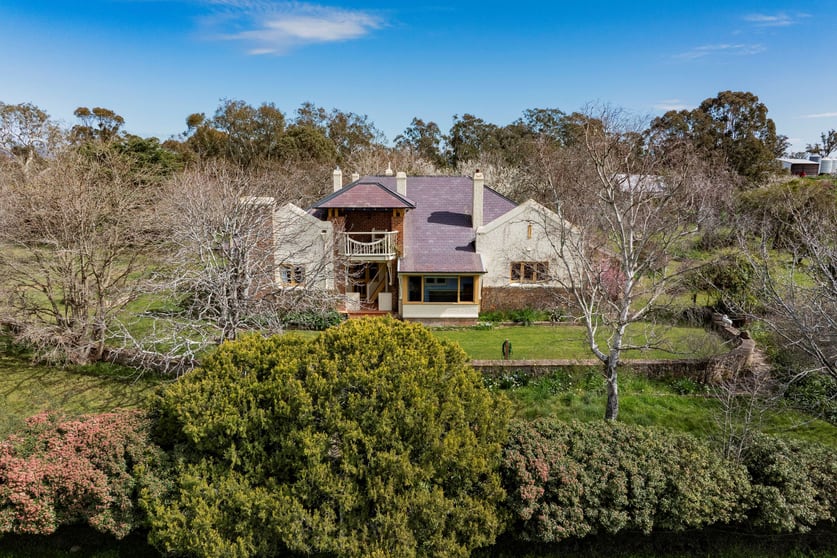 Click to view all images 402 Euralie Road Yass NSW 2582 - Image 2