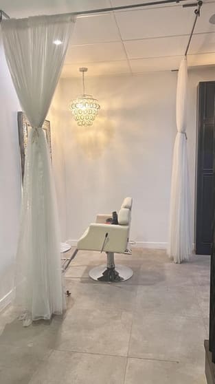 Click to view all images Beauty Salon business for sale in Mitcham - Image 3
