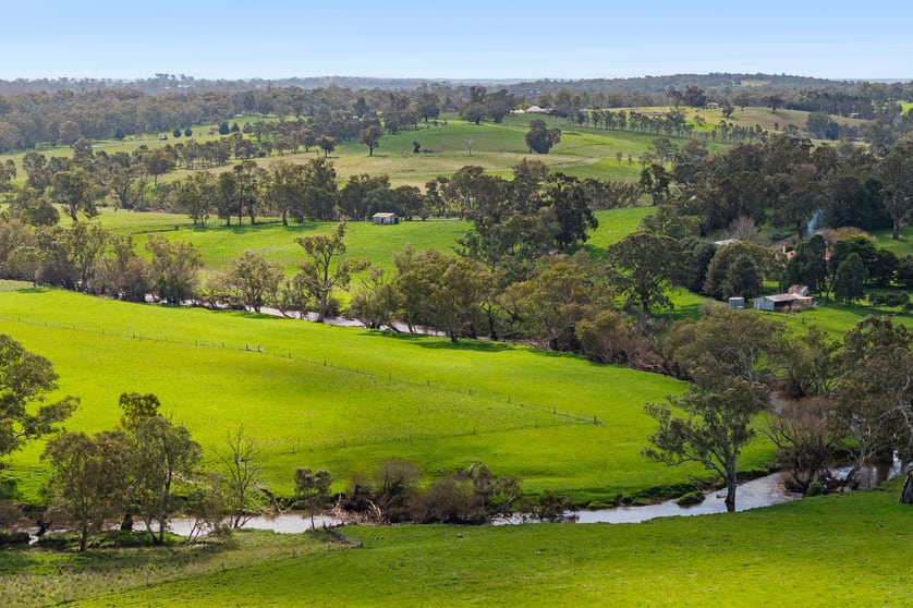 Click to view all images 1469 Kyneton-Redesdale Road Barfold VIC 3444 - Image 2