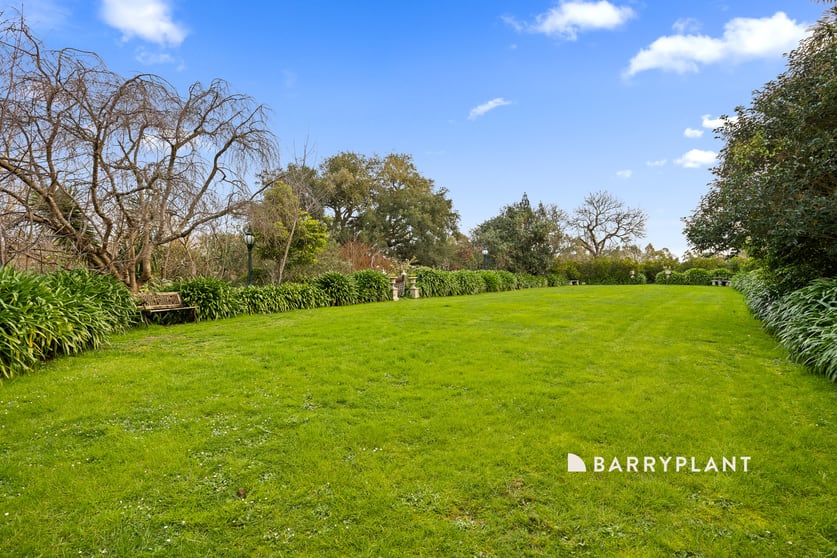 Click to view all images 120 Stock Road Drouin West VIC 3818 - Image 2