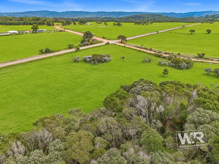 Click to view all images Youngs Siding WA 6330 - Image 2