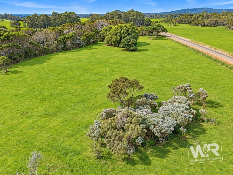 Click to view all images Youngs Siding WA 6330 - Image 3