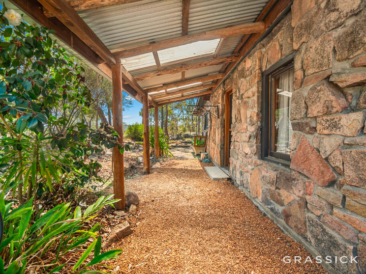Click to view all images 163 Sonego Lane Greenlands QLD 4380 - Image 1