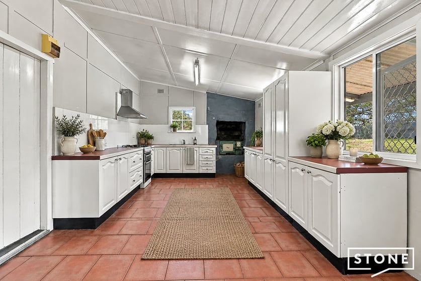 Click to view all images 2 Stannix Park Lane Wilberforce NSW 2756 - Image 2