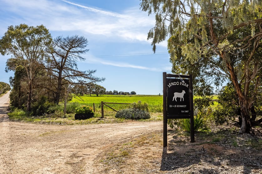 22 Hillside Road Belvidere SA 5255 - Image 2