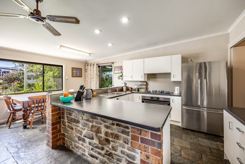 22 Hillside Road Belvidere SA 5255 - Image 3