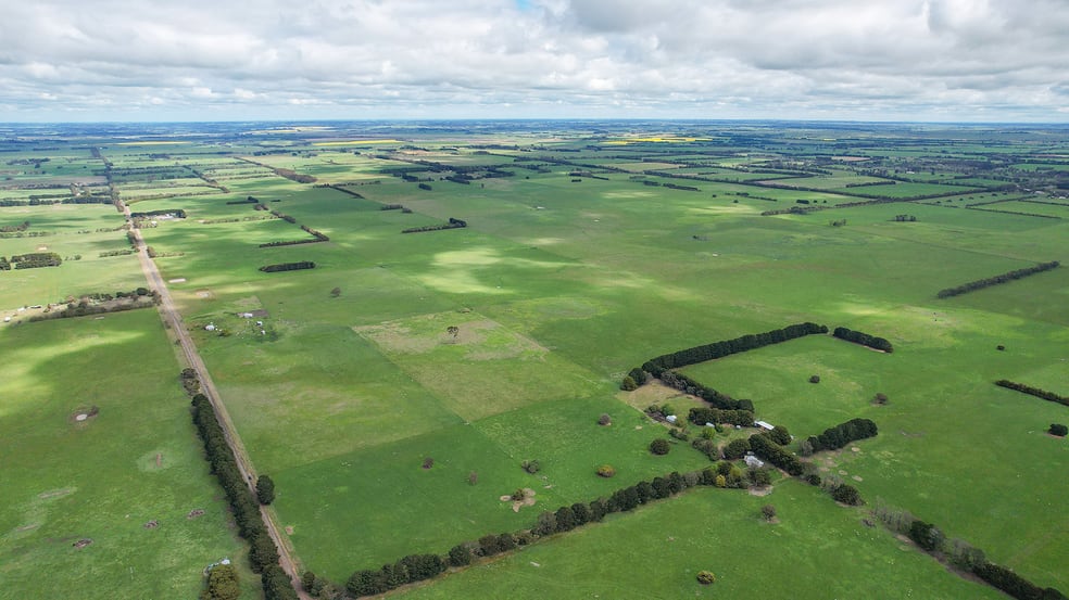 Click to view all images 189 Estate Road Caramut VIC 3274 - Image 2