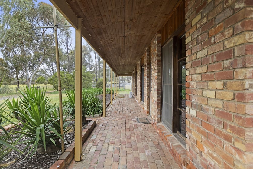 Click to view all images 27 Wellsford Road Longlea VIC 3551 - Image 2