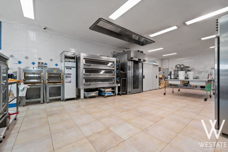 Click to view all images Food, Beverage & Hospitality business for sale in Kelso - Image 3