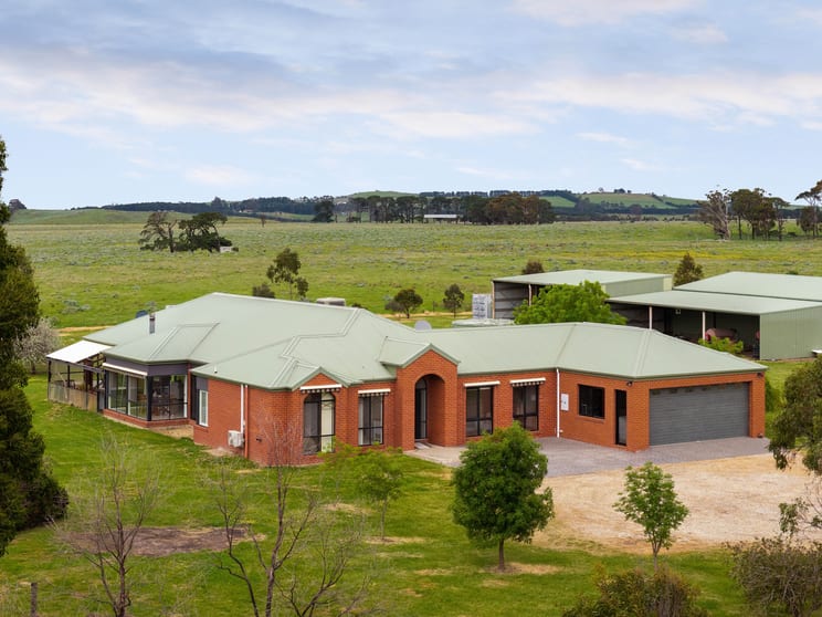 Click to view all images 678 Heaths Lane Clarkefield VIC 3430 - Image 2
