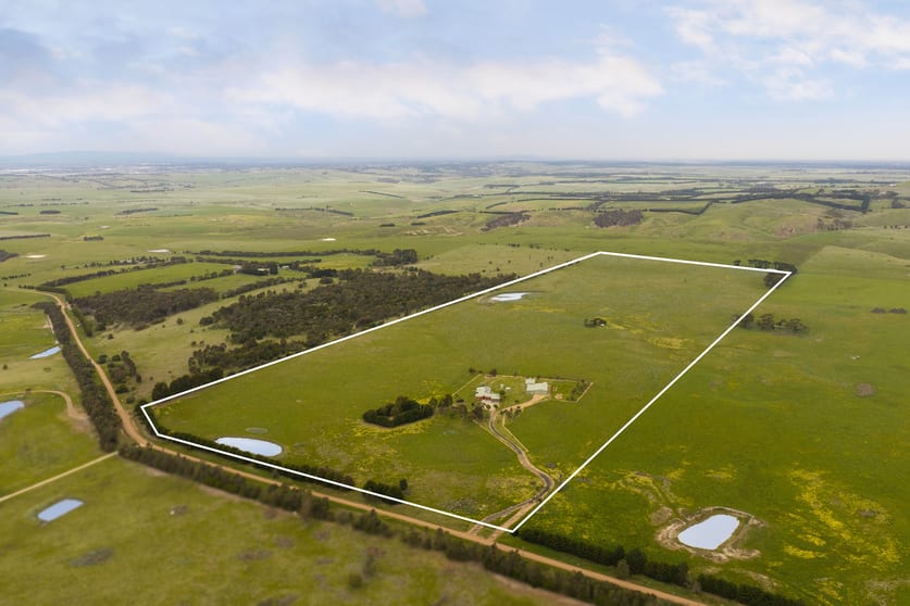 Click to view all images 678 Heaths Lane Clarkefield VIC 3430 - Image 3