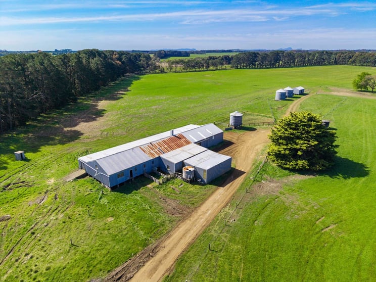 Click to view all images - Hamilton Port Fairy Road Byaduk VIC 3301 - Image 3