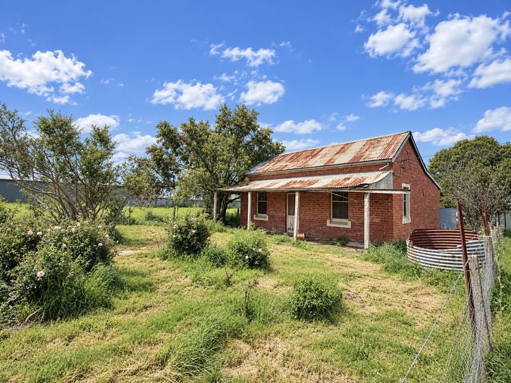62 Table Top Road Thurgoona NSW 2640 - Image 3