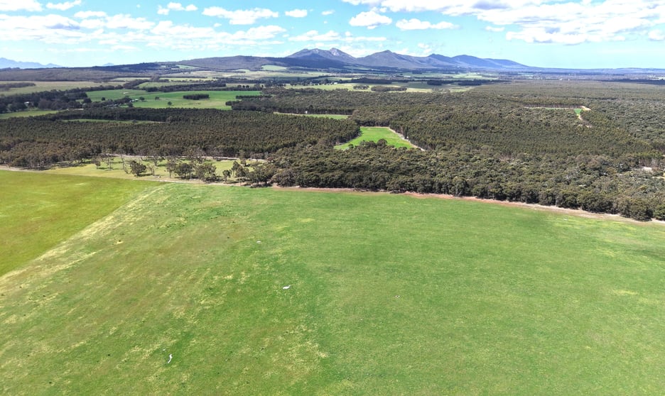Click to view all images 530 Watermans Road Narrikup WA 6326 - Image 2