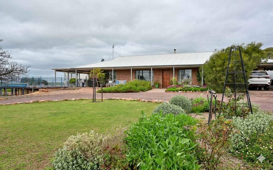373 Old Gunyah Road Quorn SA 5433 - Image 2