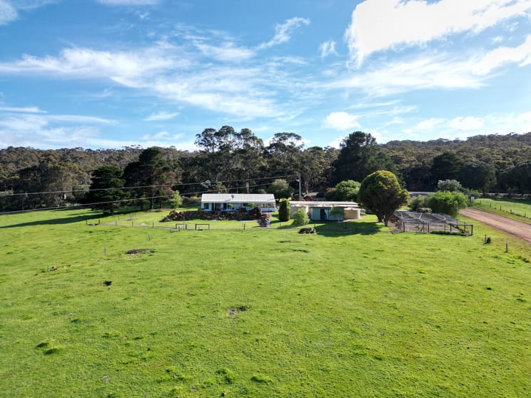 2 Conspicuous Beach Road Nornalup WA 6333 - Image 3