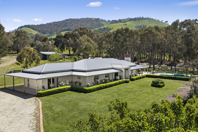 Click to view all images 154 Ford Drive Mansfield VIC 3722 - Image 3