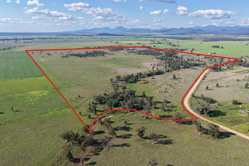 Click to view all images 123 Mccutcheon Lane Narrabri NSW 2390 - Image 3