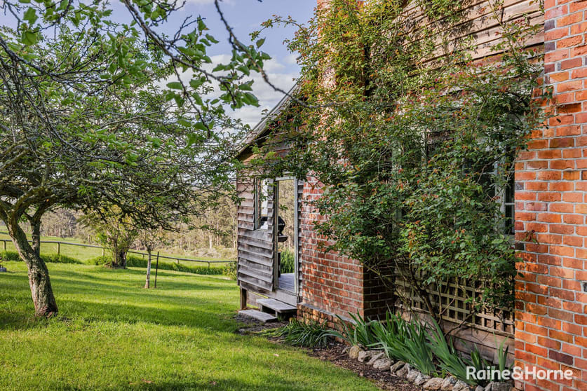 Click to view all images 184 Suttons Road Scotsdale WA 6333 - Image 2