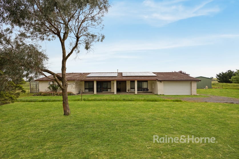 Click to view all images 89 Kerrie Road Riddells Creek VIC 3431 - Image 2