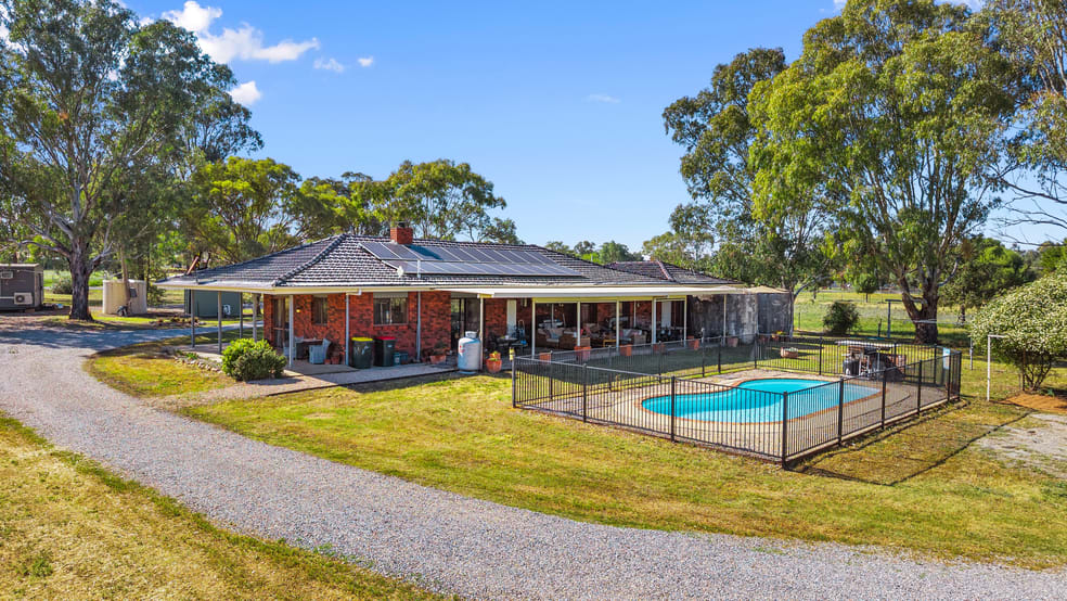 Click to view all images 263 Meldorn Lane Tamworth NSW 2340 - Image 2