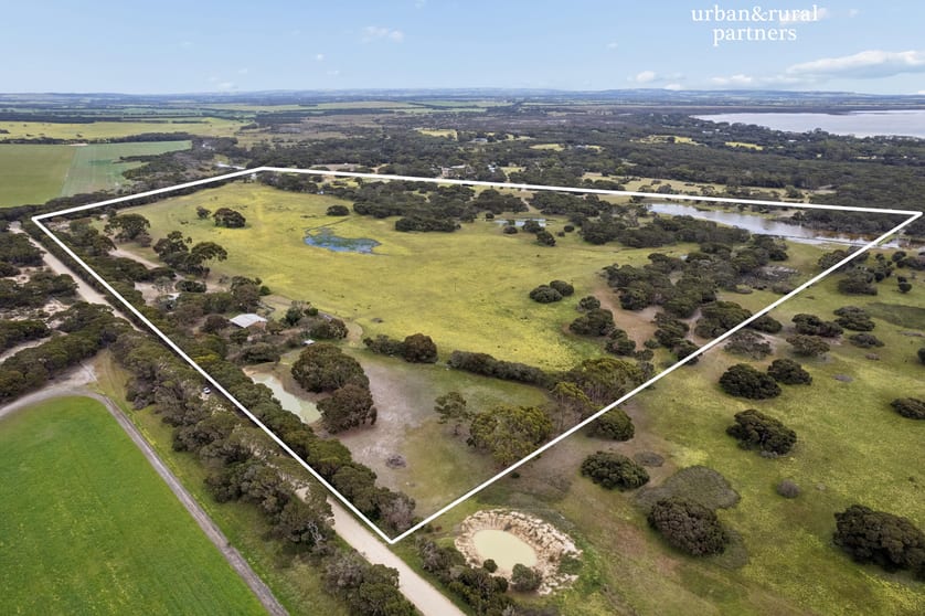 29 Min Oil Road Nepean Bay SA 5223 - Image 2