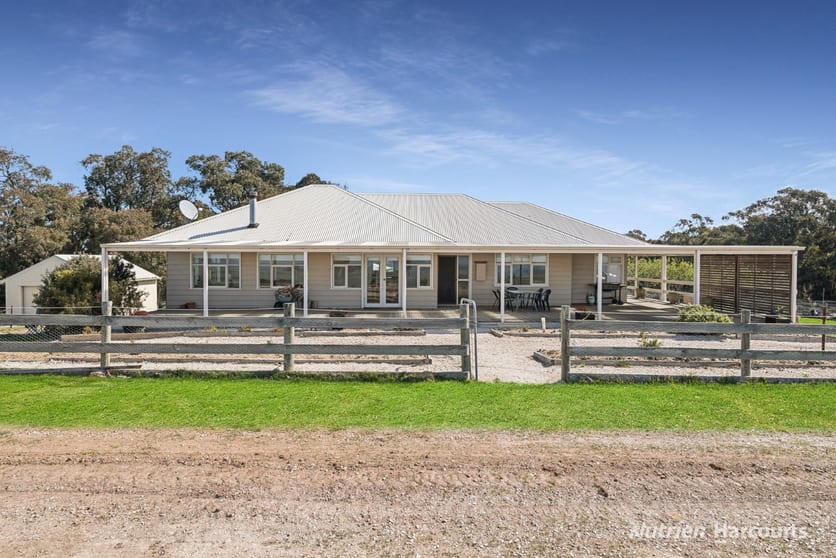 Click to view all images 140 Split Staff Gully Road Willowmavin VIC 3764 - Image 2