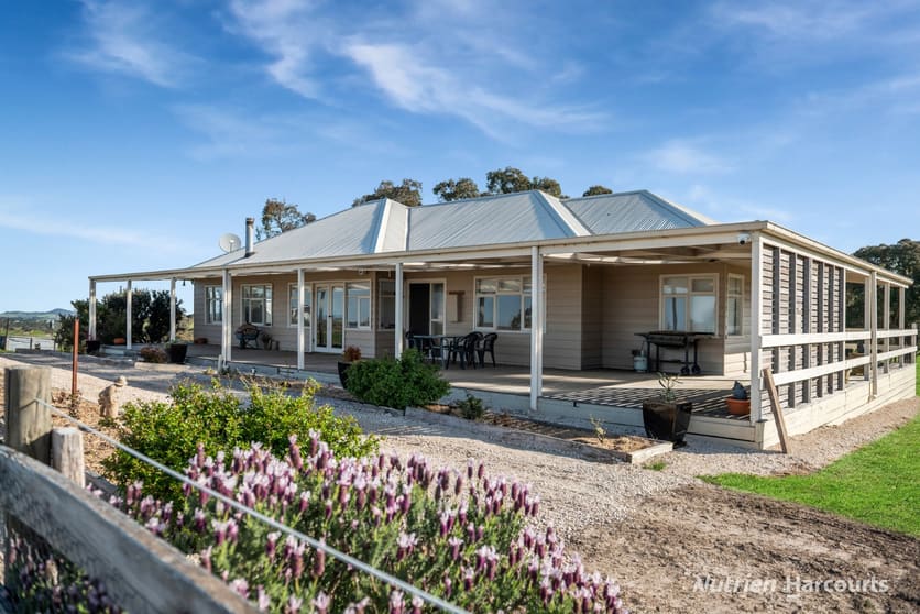 Click to view all images 140 Split Staff Gully Road Willowmavin VIC 3764 - Image 3