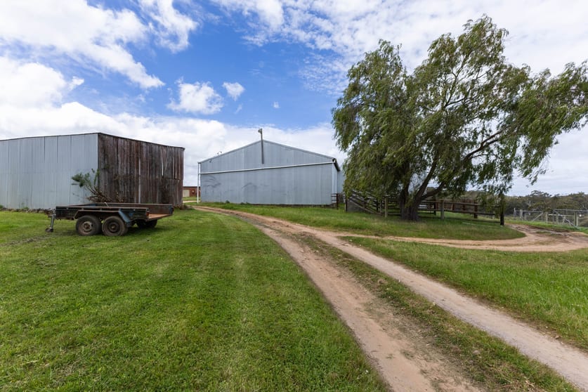Click to view all images 432 Boorara Road Boorara Brook WA 6262 - Image 3