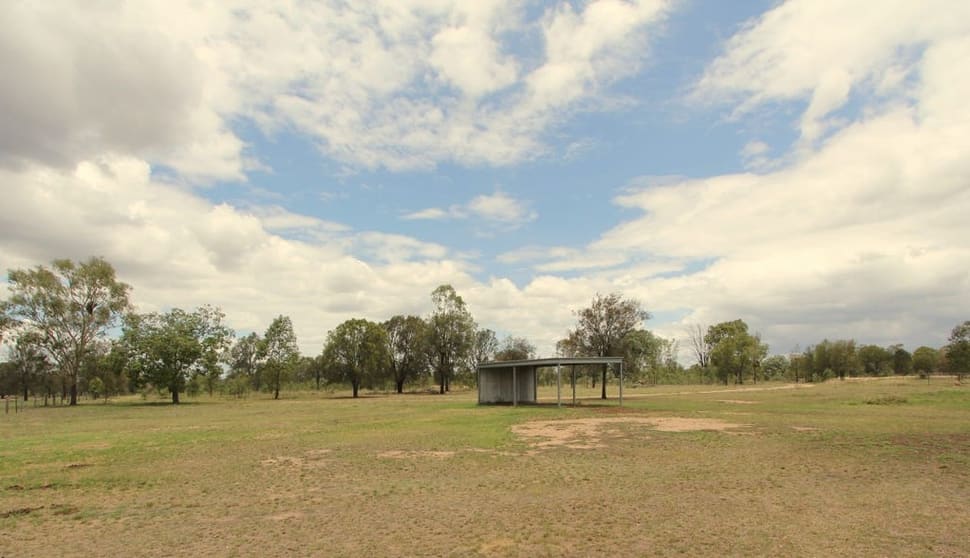 Click to view all images 8 Markai Road Lockyer Waters QLD 4311 - Image 3